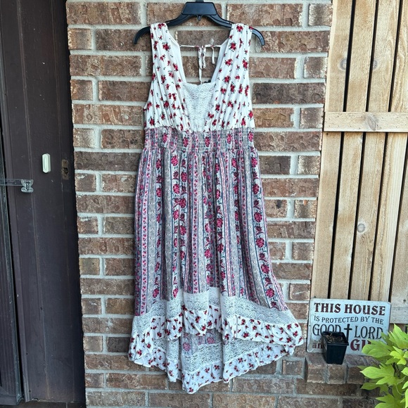 Torrid Maxi Gauze Lace Inset Hi Low cream floral Dress size 1 - Picture 2 of 7